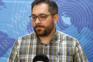 دکتر ایمان ادیبی، متخصص بیماری‌های مغز و اعصاب و نورولوژیست