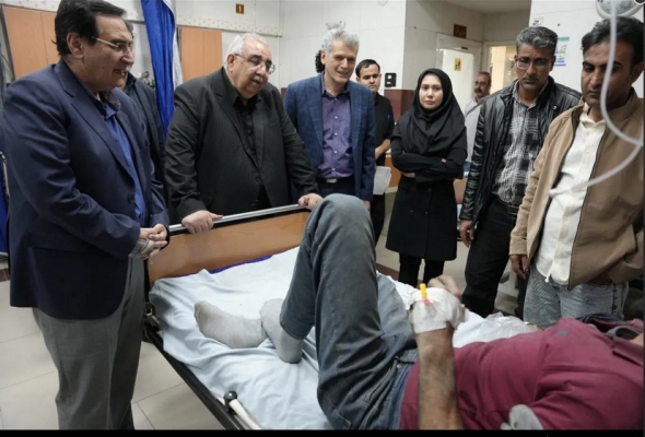 عیادت رئیس دانشگاه از مجروحان حملات و جنایات رژیم صهیونیستی و آمریکایی