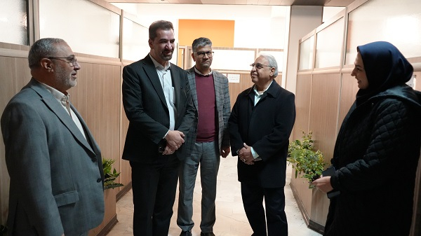 بازدید معاون اجرایی معاونت تحقیقات و فناوری وزارت بهداشت از دانشگاه به مناسبت هفته پژوهش