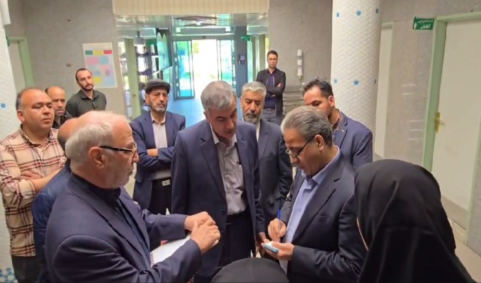 بازدید معاون توسعه مدیریت و منابع دانشگاه از مرکز دیالیز آیت‌الله ناصری شهرستان برخوار