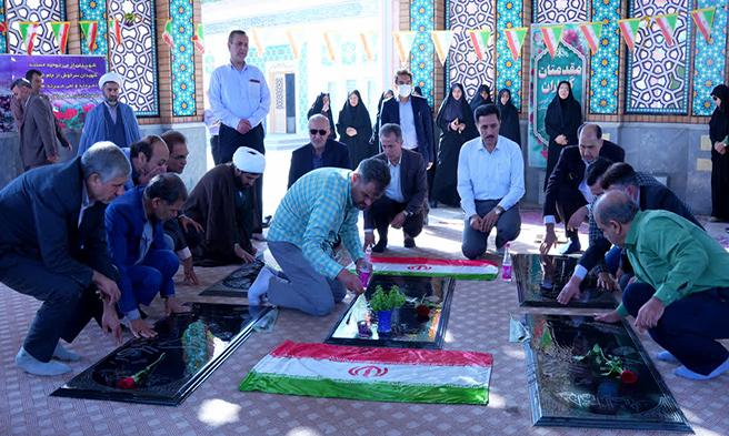 آیین غبارروبی و عطرافشانی مزار شهدای گمنام دانشگاه