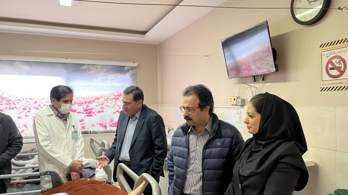 عیادت معاون درمان دانشگاه ازمجروحان حمله صهیونیستی ،آمریکایی، مجتمع فولاد مبارکه اصفهان