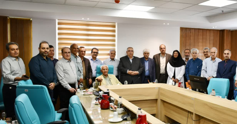 تجلیل از دو چهره ماندگار جراحی توراکس کشور در مرکز آموزشی درمانی الزهرا (س)