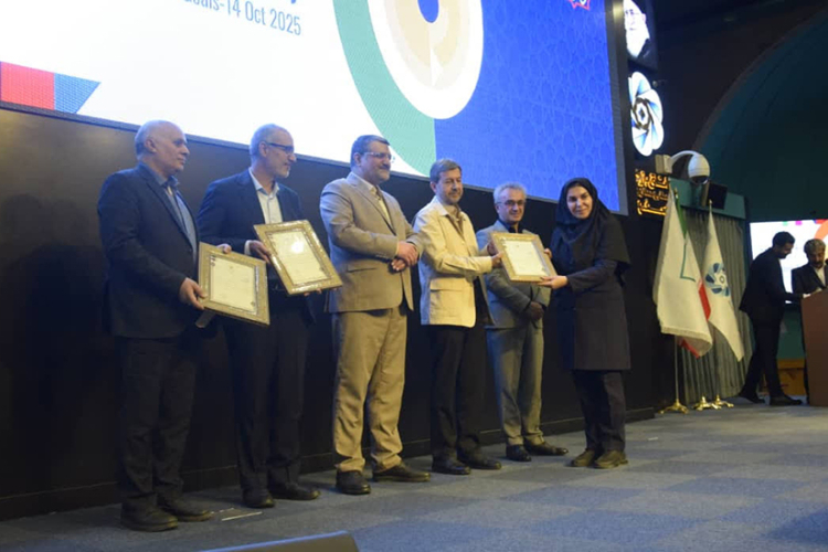  تجلیل از دانشگاه علوم پزشکی اصفهان به‌عنوان دستگاه اجرایی برتر استان در حوزه استانداردسازی