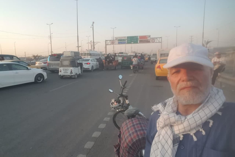رکاب‌زنی آزاده سرافراز در مسیر اربعین