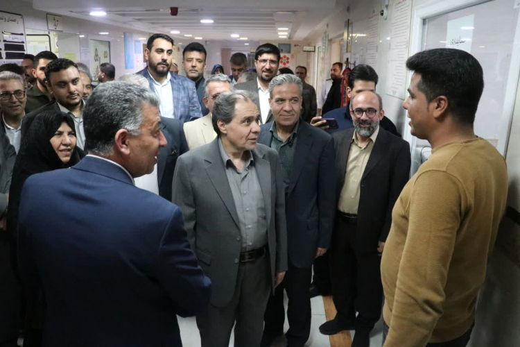 بازدید معاون توسعه مدیریت و منابع وزارت بهداشت از طرح‌های توسعه‌ای حوزه سلامت در شهرستان لنجان