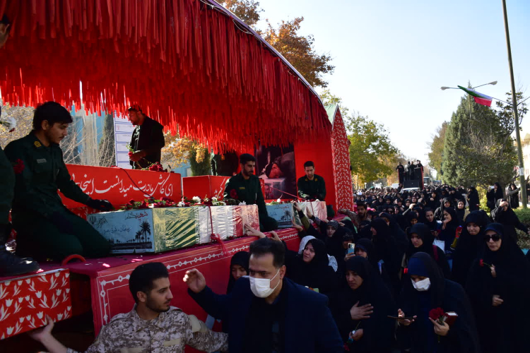 آیین استقبال دانشگاهیان از کاروان اهالی بهشت در دانشگاه برگزار شد