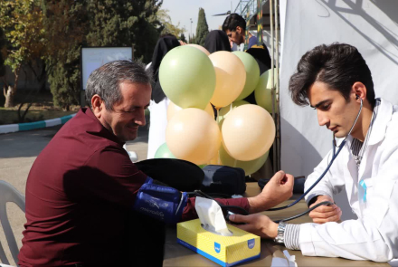 برنامه غربالگری و آموزش به مناسبت روز جهانی دیابت در دانشکده پرستاری و مامایی